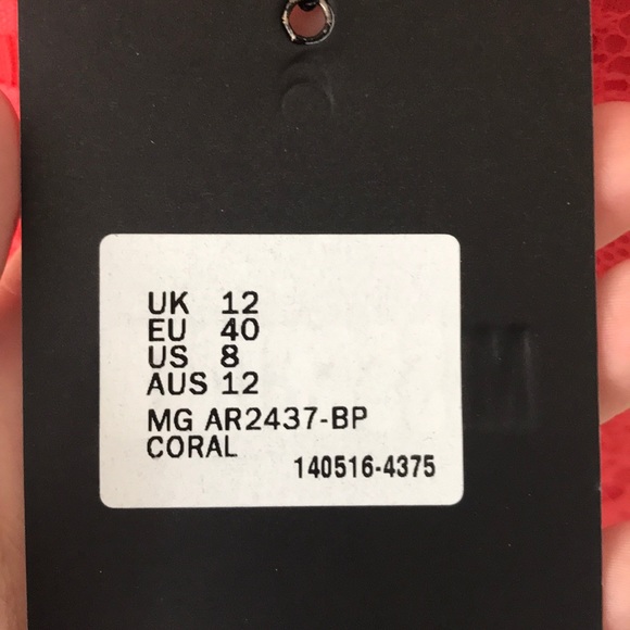 Lace eyelet body shaping dress - Picture 4 of 5